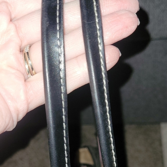 Kate Spade Striped Shoulder Bag With Removable Pouch - Picture 3 of 7